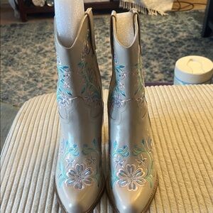 Lulu's Cream Floral Embroidered Ankle Boots